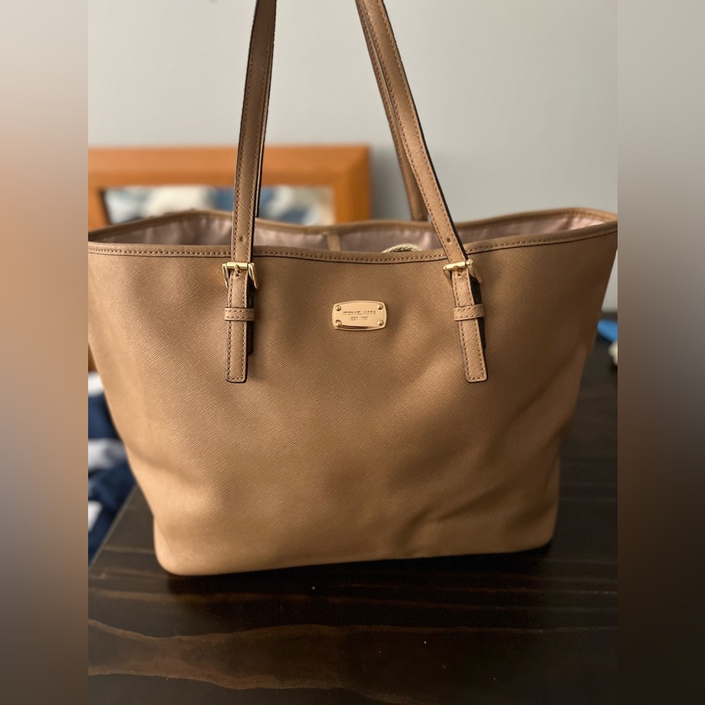 Micheal Kors tote bag